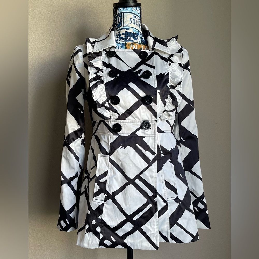 EUC Black and White ruffled blouse/jacket.
